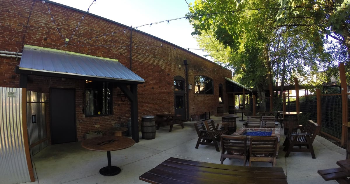 Happy Hour Climate City Brewing Company Restaurant in Grants Pass, OR