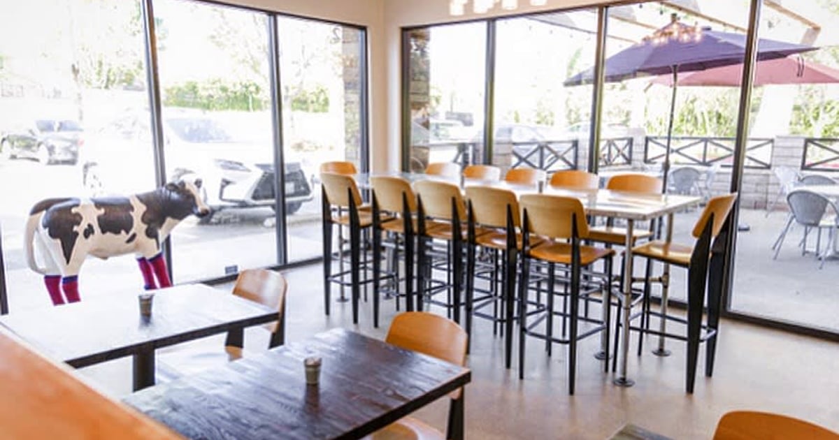 Thousand Oaks Little Calf Creamery and Cafe American Restaurant in CA