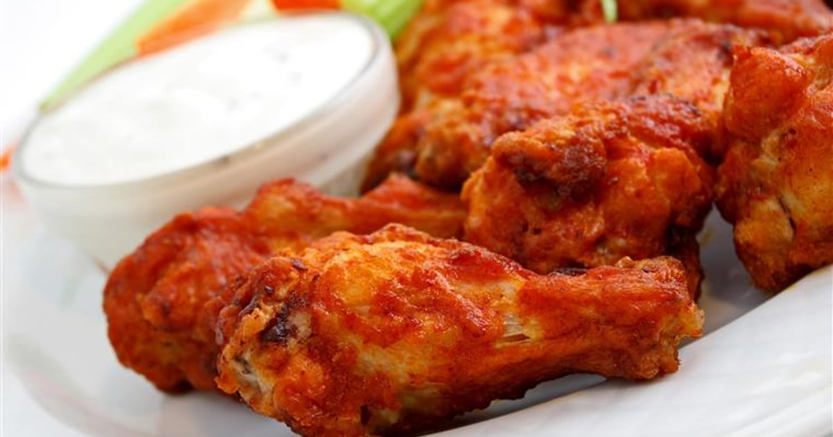 Holties Famous Wings Main Holties Restaurant & Pub Bar & Grill in
