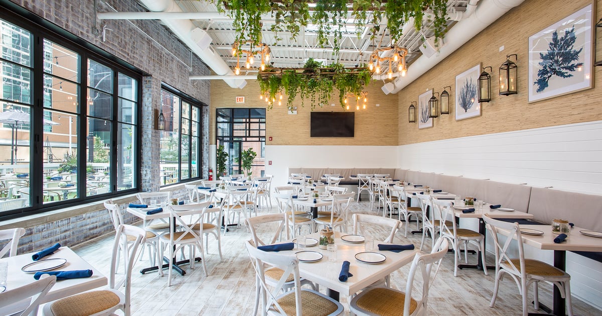 Chicago Streeterville The Hampton Social Coastal Cuisine Parker