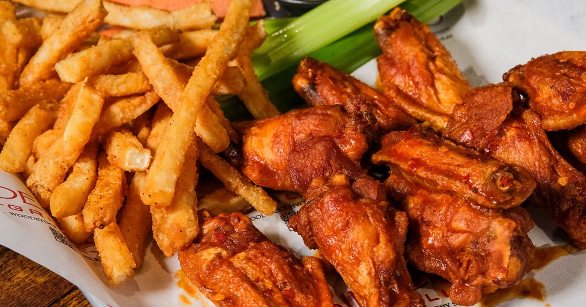  10 wings menu sidelines grille family friendly sports bar georgia