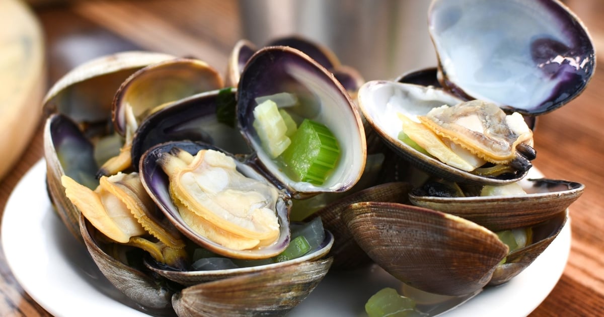 Steamer Clams 1lb The Bar Menu The Crab Pot Long Beach Seafood