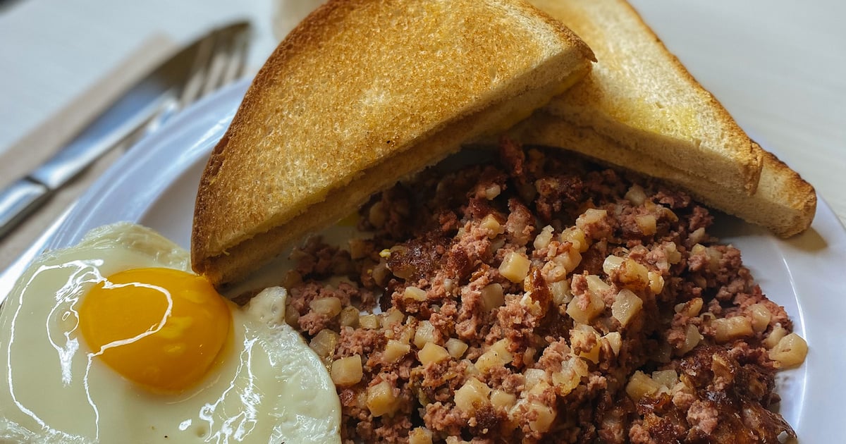 Corned Beef Hash Menu Daily Diner Diner in Manlius, NY