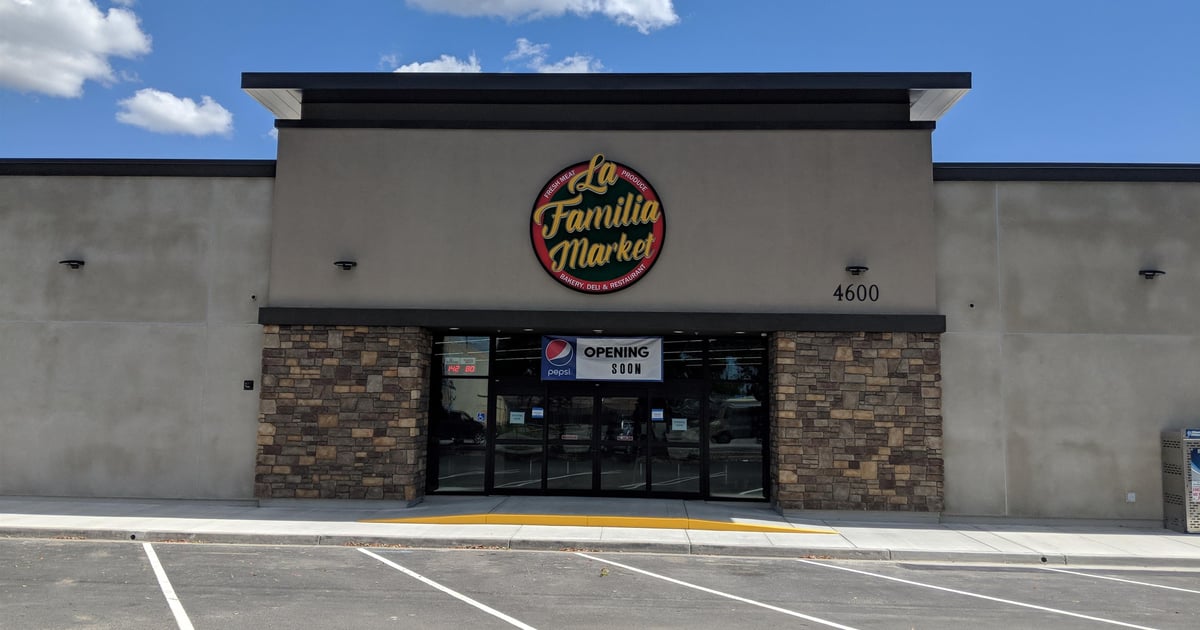 La Familia Market Restaurant in Salida, CA