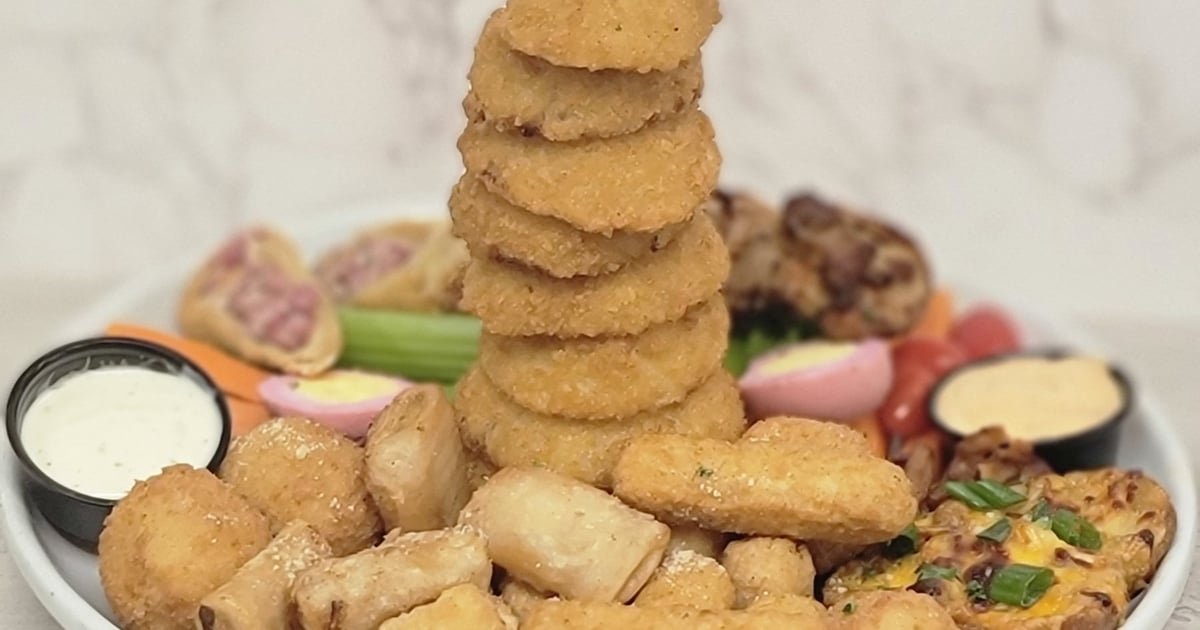 Combo Snack Plate Lunch McGuire's Irish Pub