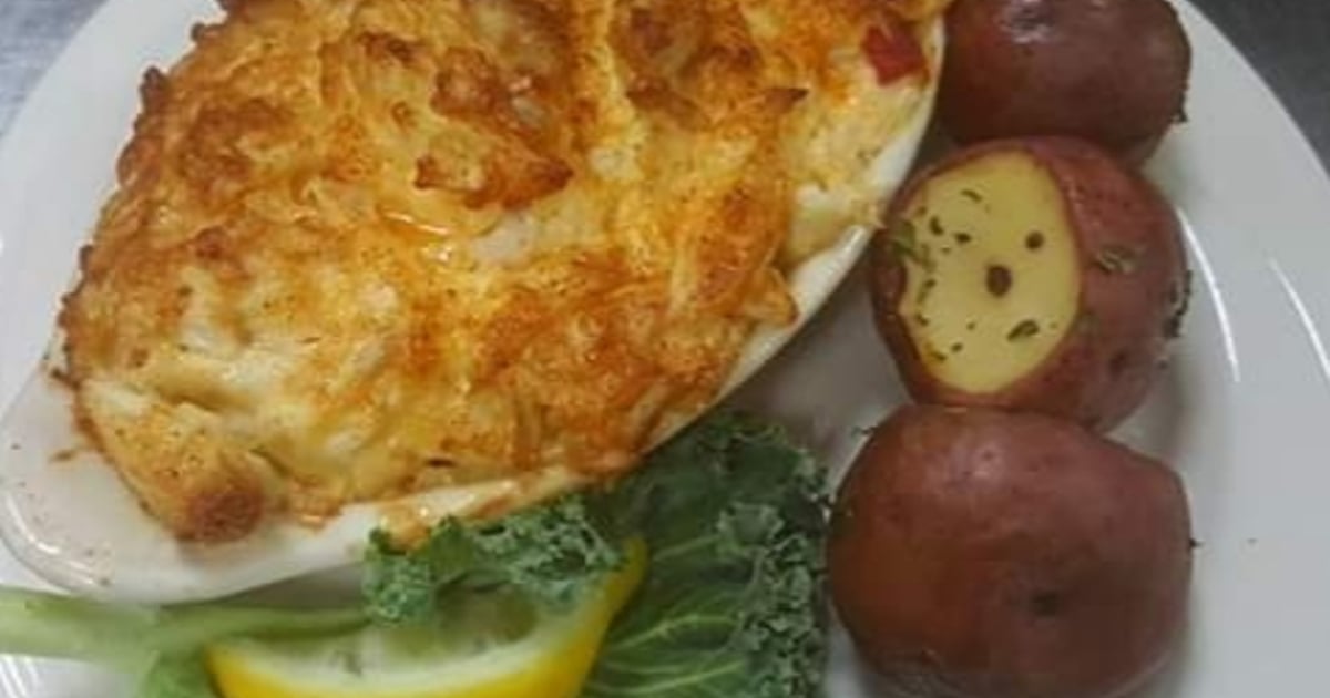 Fresh Jumbo Lump Maryland Crab cakes - Happily Unprocessed