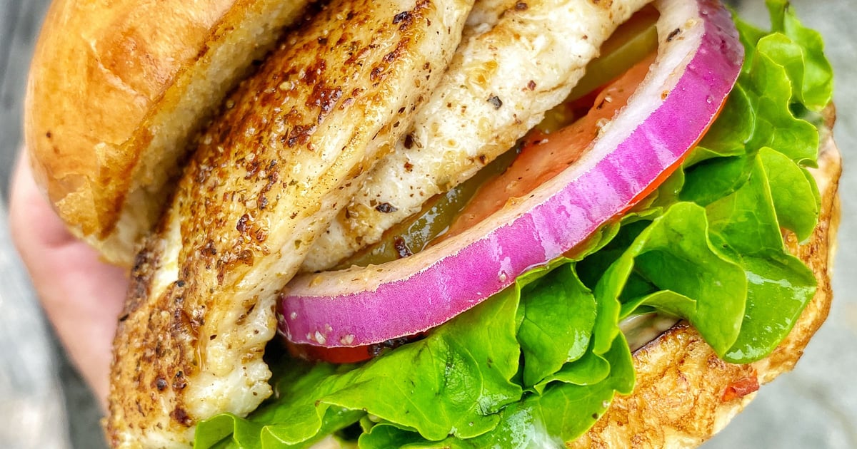 Chicken Sandwich Menu Grinderz American Restaurant in Huntington