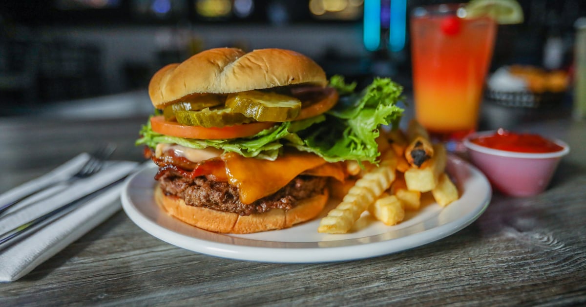 Contact Coach's Sports Bar & Grill Bar & Grill in Lancaster, CA