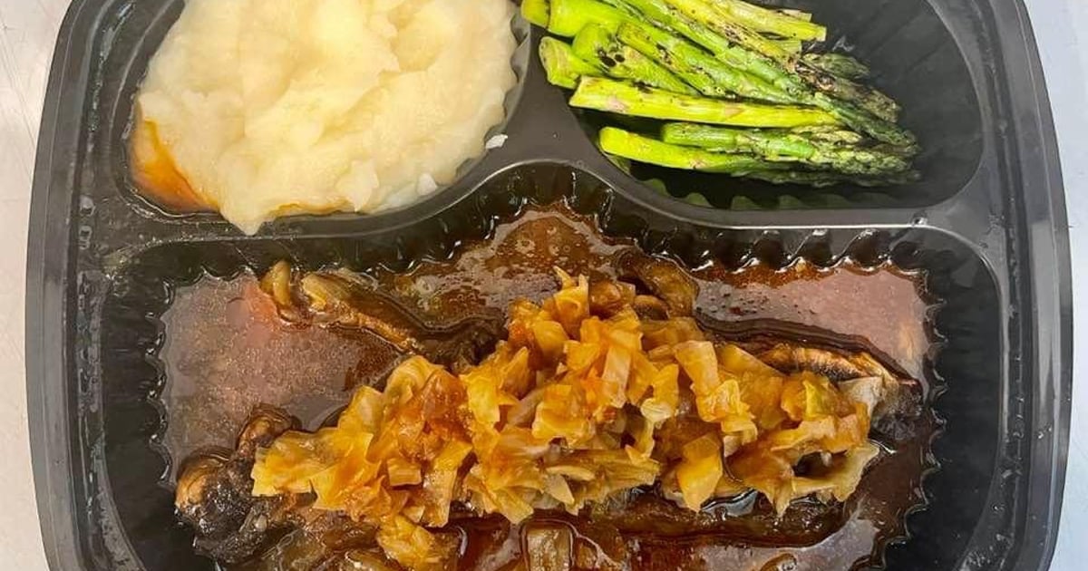 Baked Short Ribs Dinner Dinner Factor's Famous Deli Deli in Los