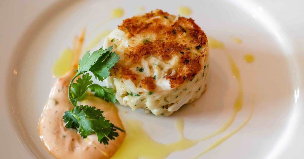 Jumbo Lump Crab Cake Lunch The Annie Café & Bar American
