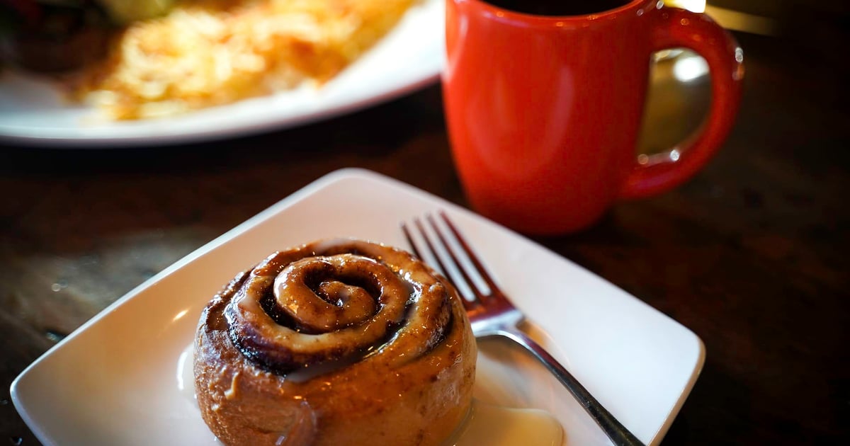 Fresh Baked Cinnamon Rolls Breakfast Pepper's Fireside Grille Bar