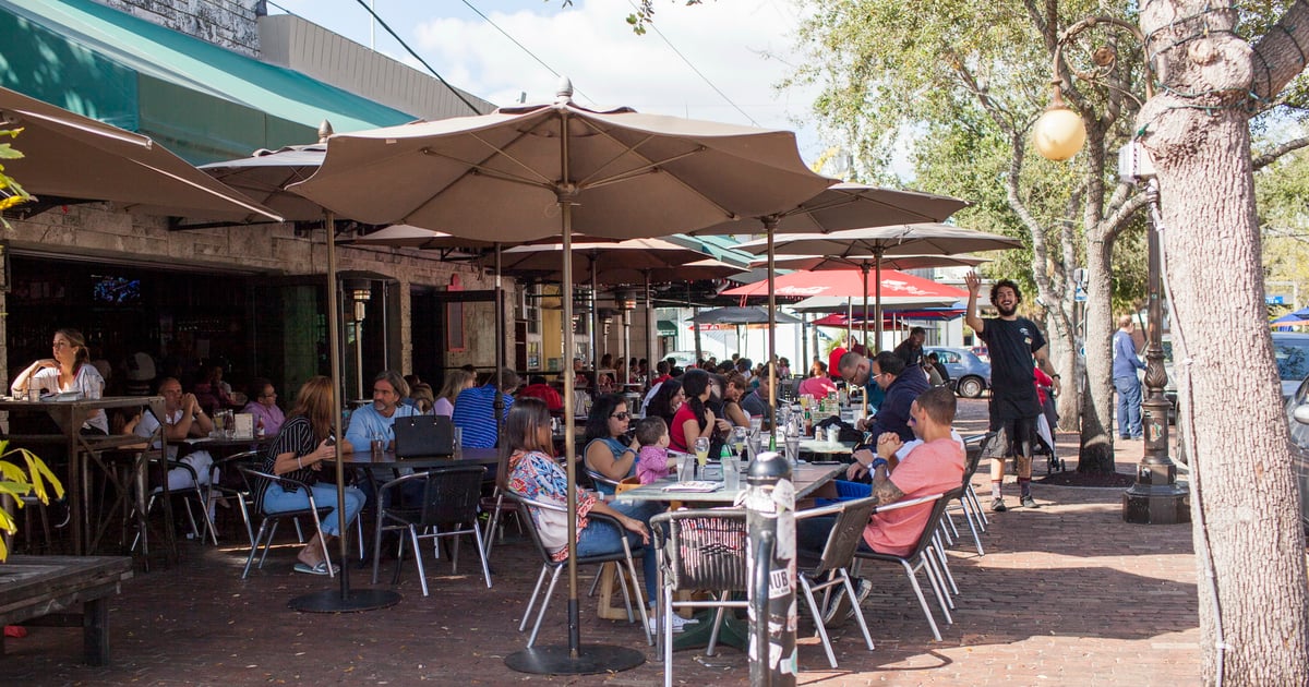 Catering Deli Lane Café & Sunset Tavern