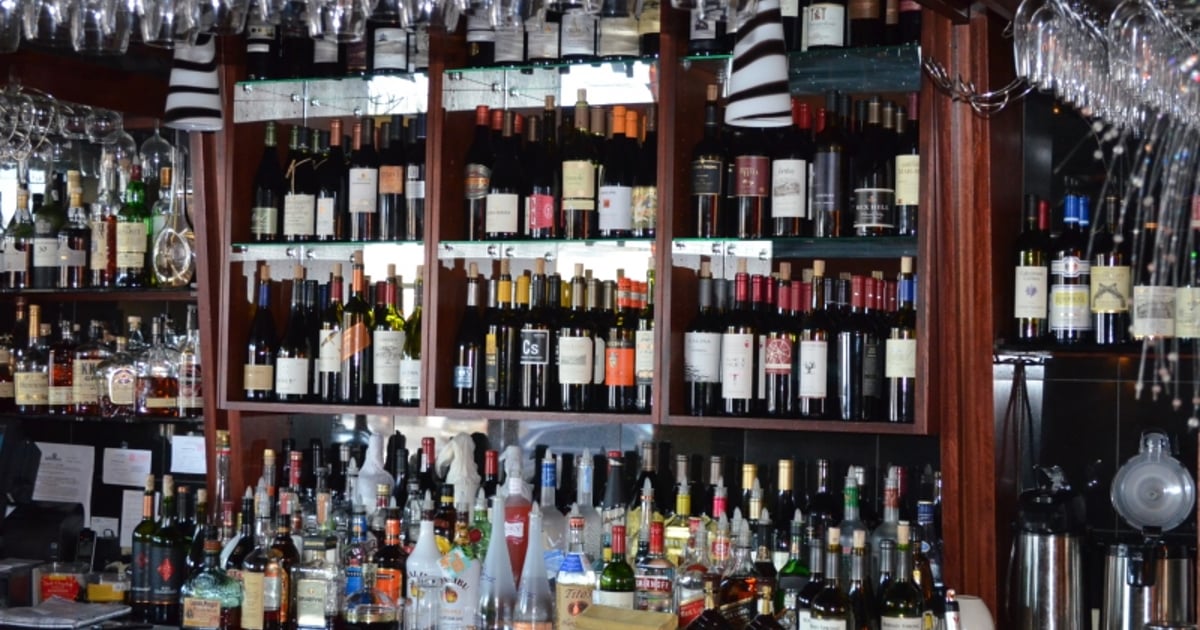 Contact Us Cravings Wine Bar & Grille Restaurant in Woodbury, MN