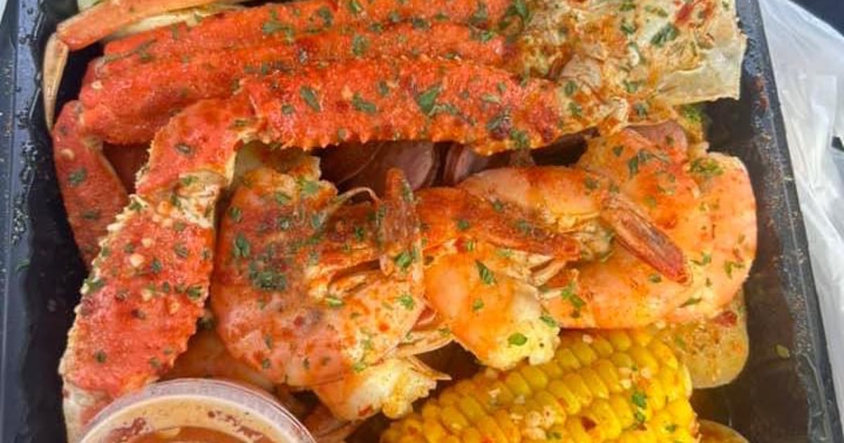 Lil Poohbah - The Spot Seafood Restaurant Jacksonville NC – Florida Style