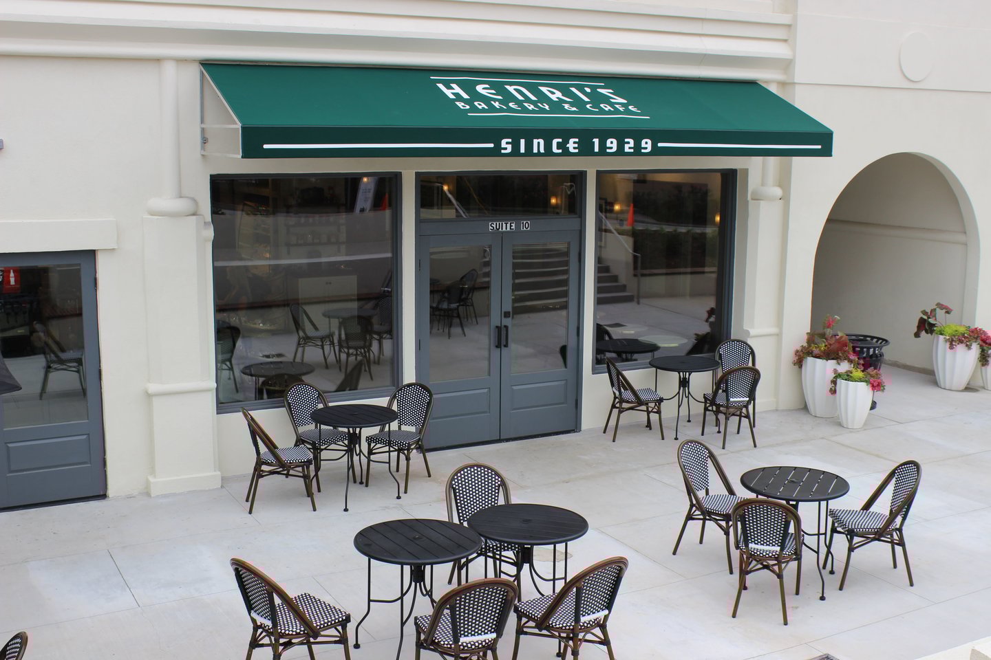 Henri's exterior