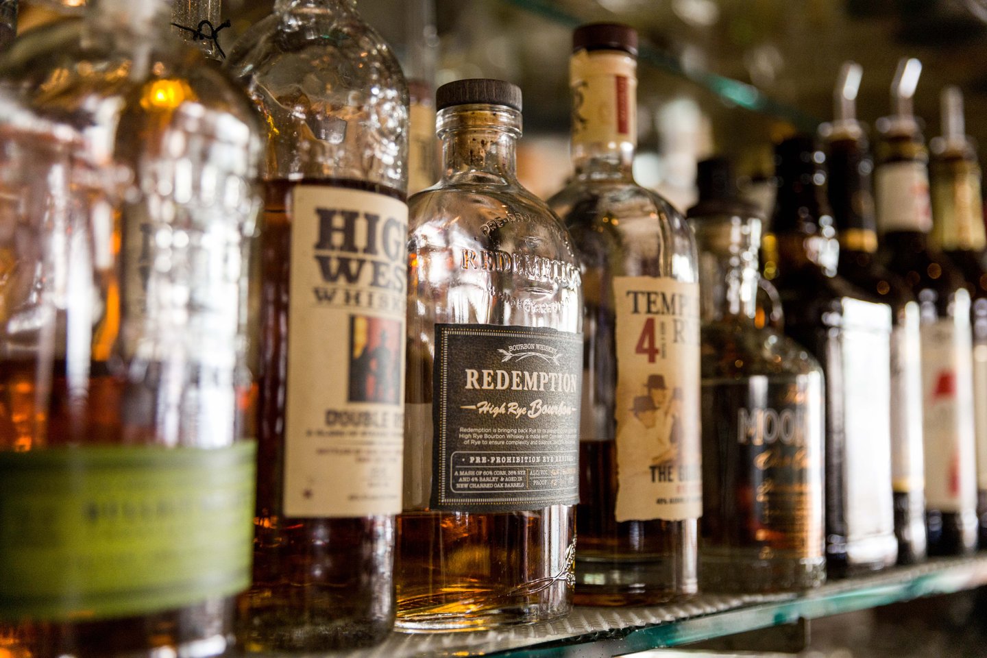 Gallery Winchesters Grill & Saloon American Restaurant in Ventura, CA