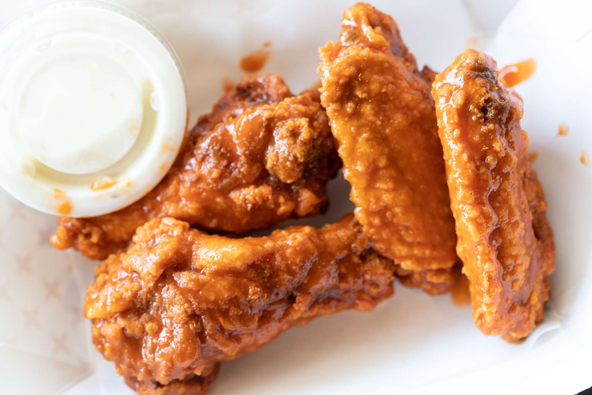 Order Chicken Wings food online from Luigis Pizzeria store, Houston on bringmethat.com