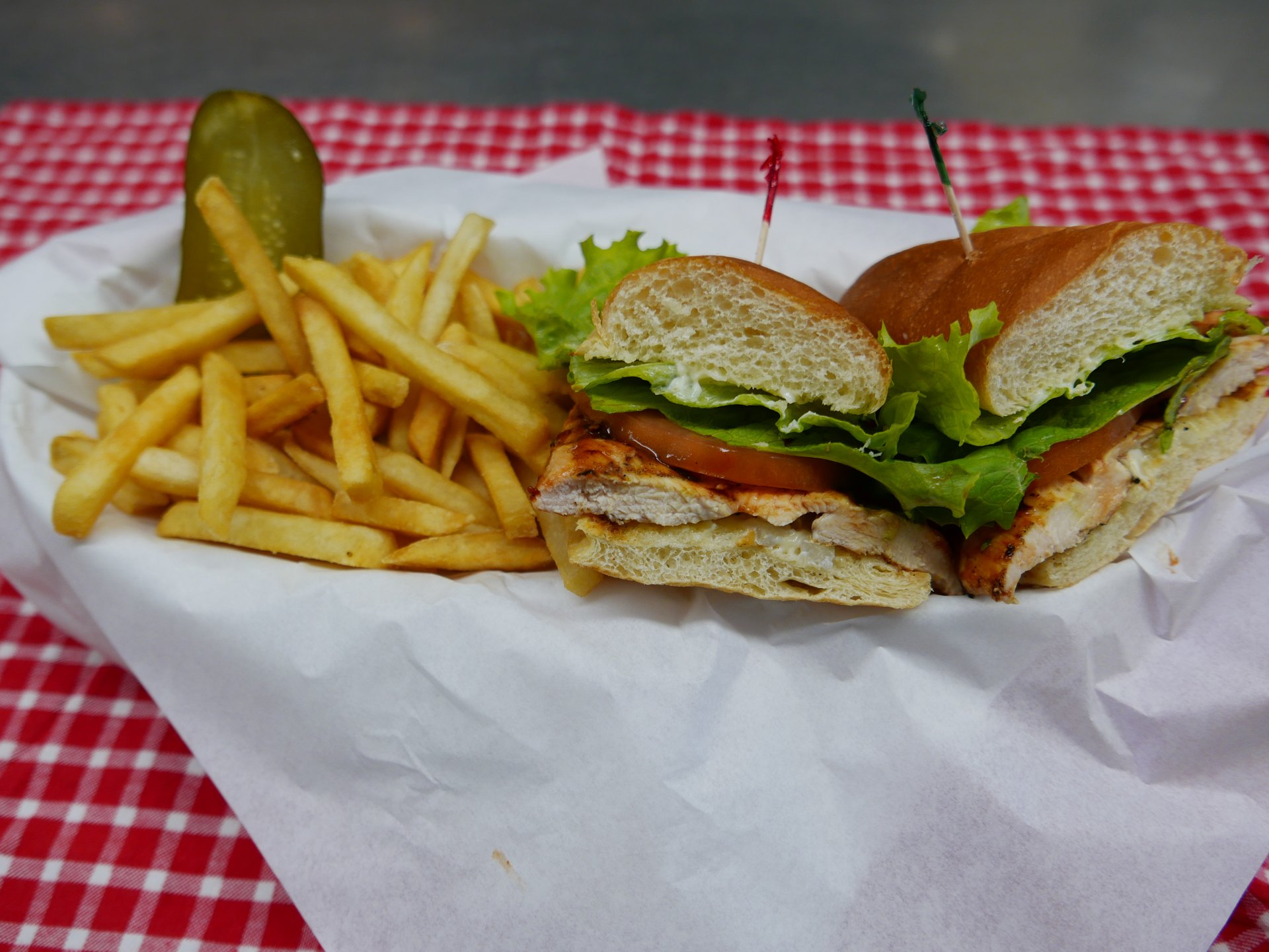 Chicken Breast Sandwich - Lunch - Brian's Original Sports Bar