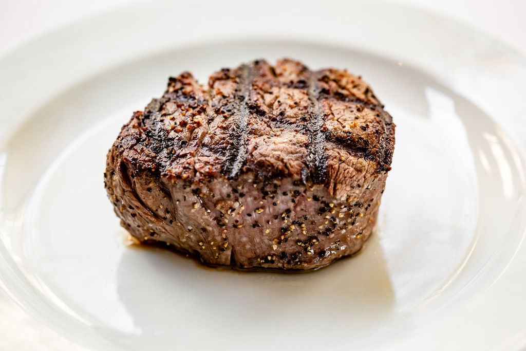 Easy Filet Mignon Vs Ribeye: Which Is The Best?