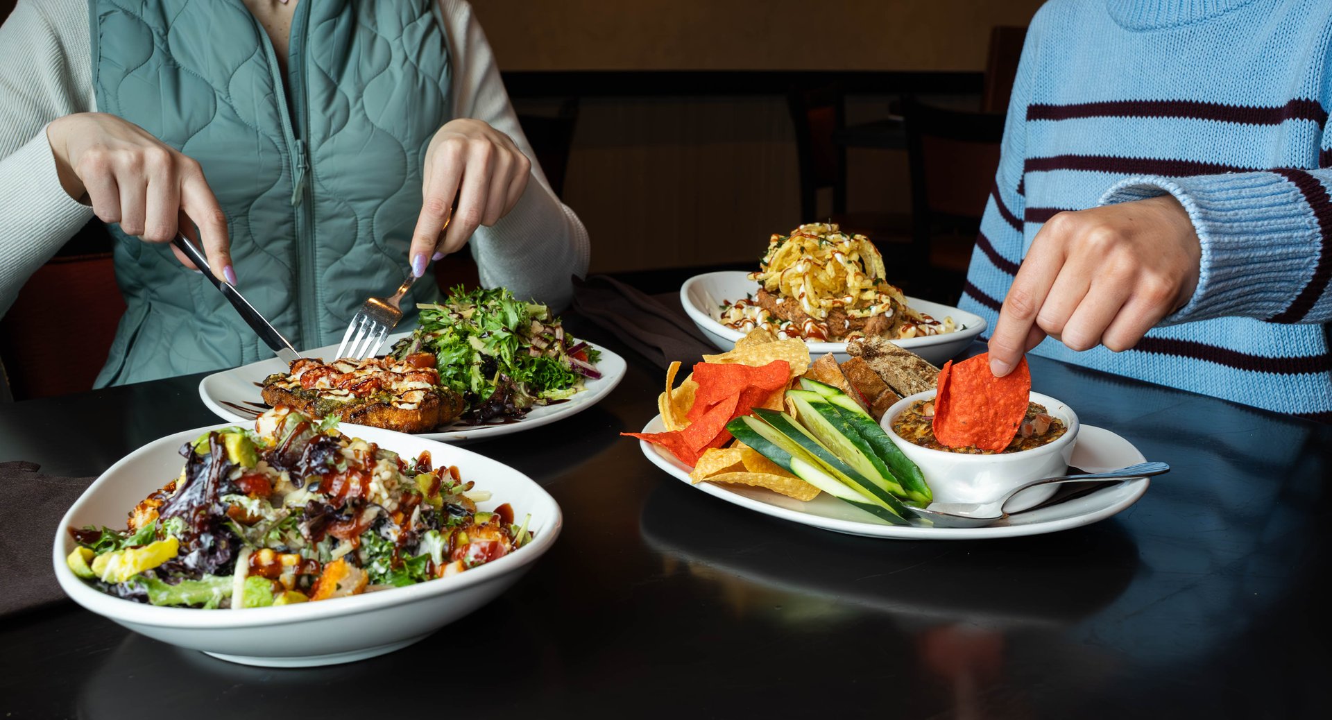 Әпкесі ағасын жыныстық қатынасқа түсуге көндірді