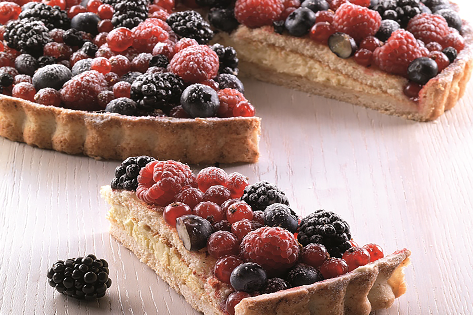 Mixed Berry Cake (Frutti di Bosco) - CUSTOM WHOLE CAKES - Café 