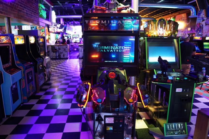 Minecraft Dungeons Arcade - Las Cruces Games - RAD Retrocade - Bar & Grill