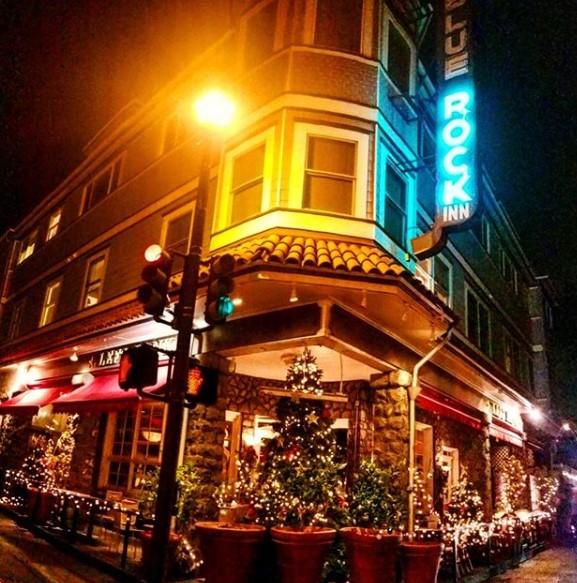 Joyeux NoëlChristmas Eve 2022 Left Bank Brasserie French Restaurant in CA