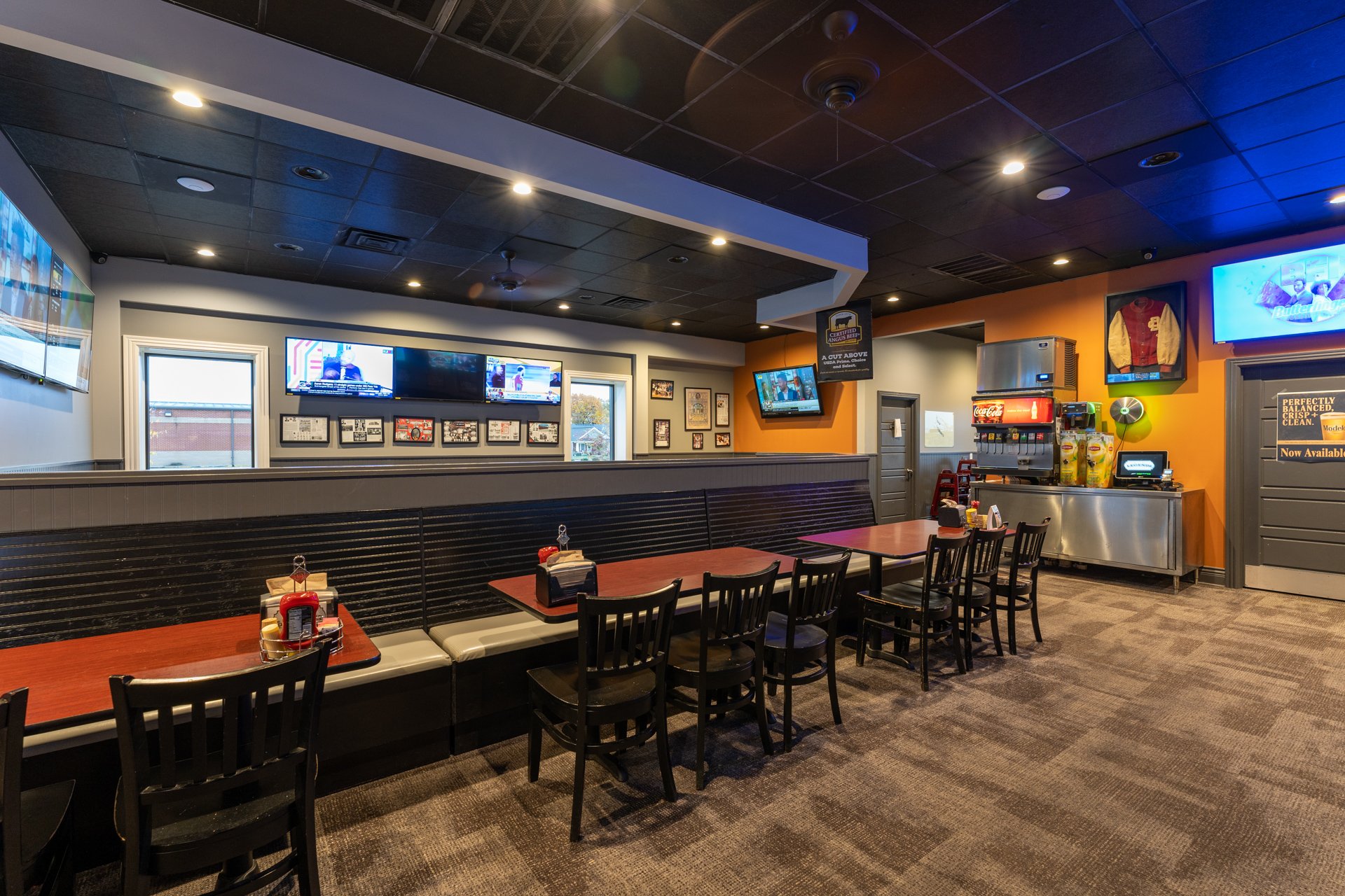 Legend's Sports Bar and Grill