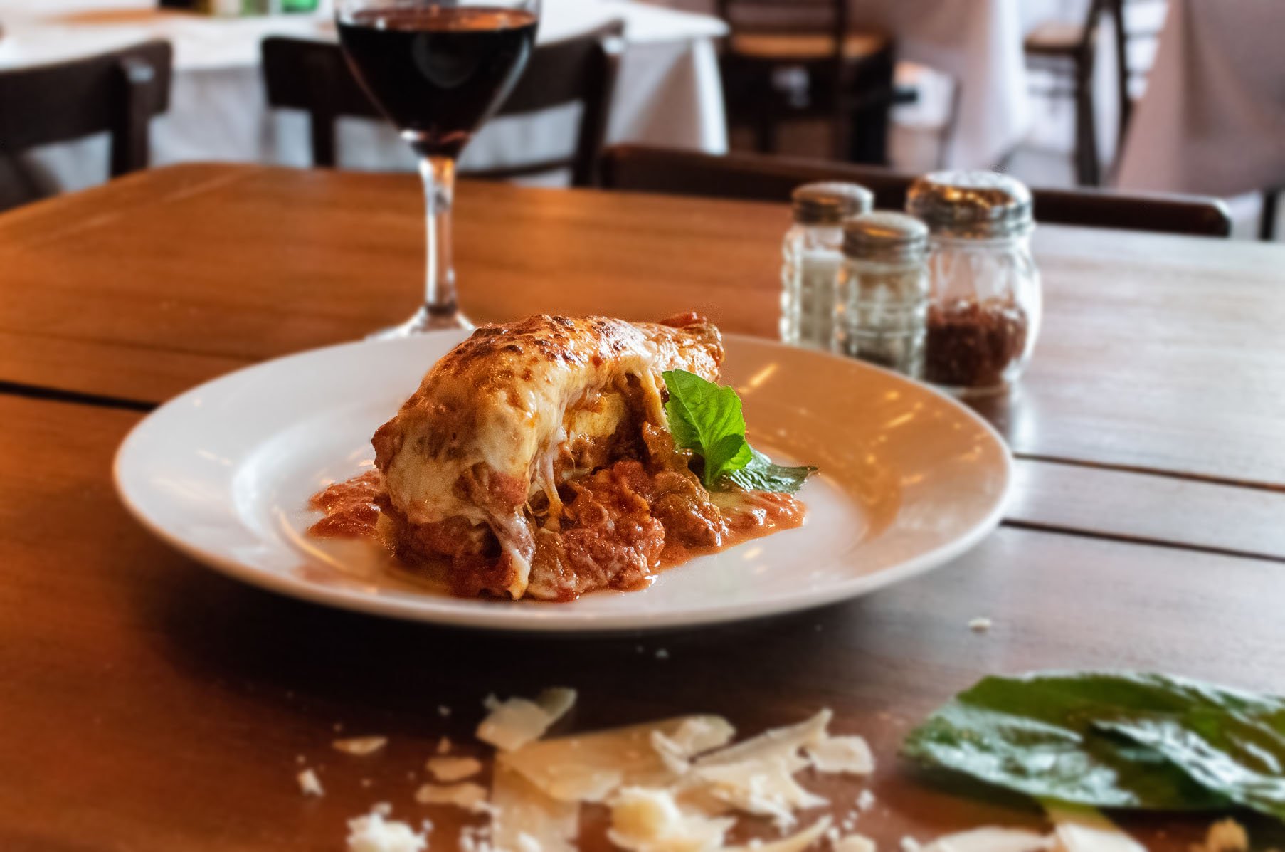 Sada mild video Lasagna al Forno - Dinner - Pasta Vino - Italian Restaurant in Atlanta, GA