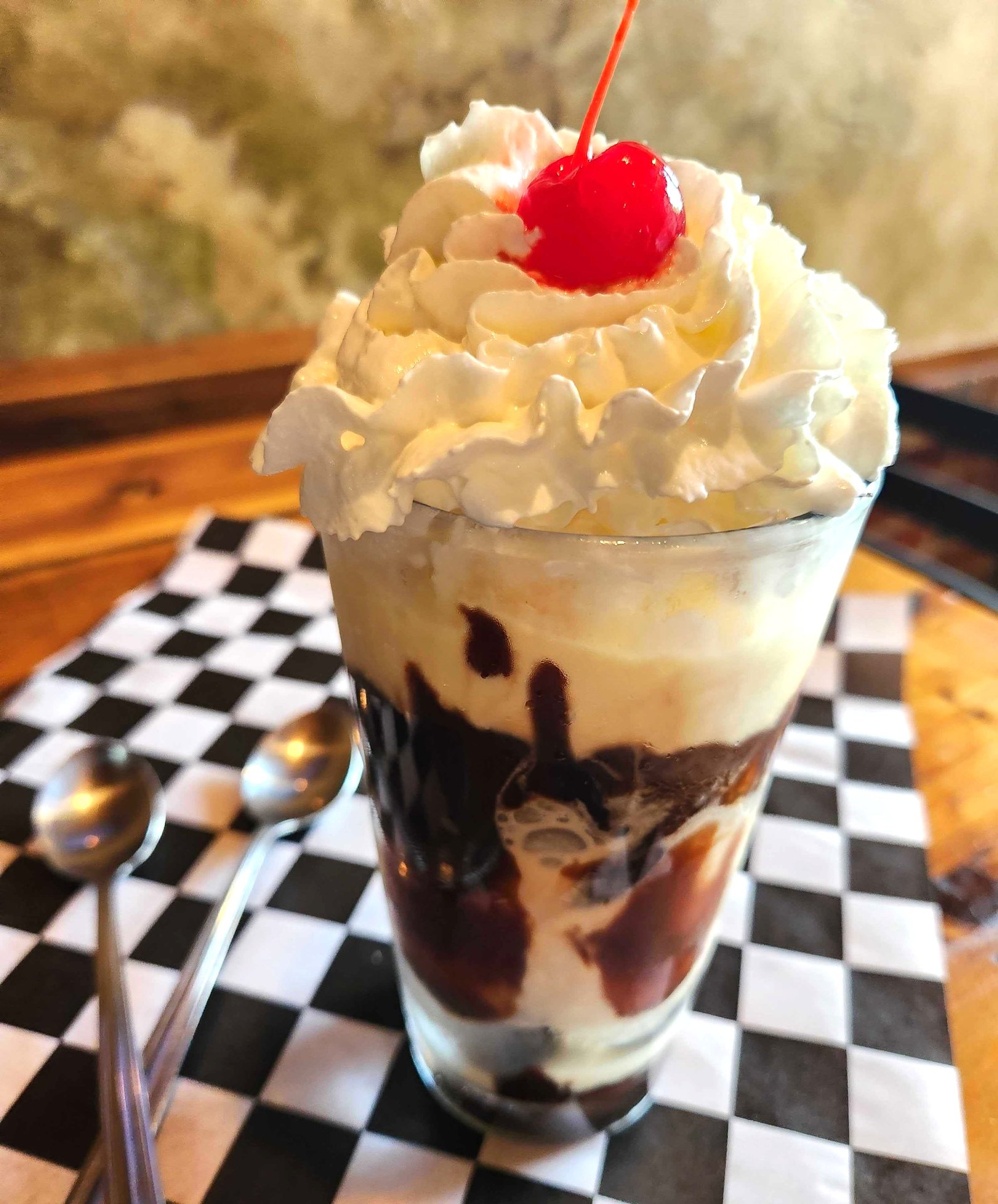 Hot Fudge Sundae - Milton's Pizza & Pasta