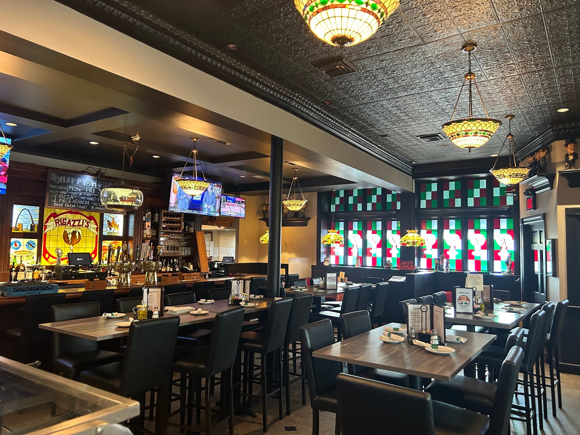 洋書『NEW BARS CAFES &PUBS IN ITALY』建築・店舗 Contact - Historic Italian on The Hill Saint Louis, MO