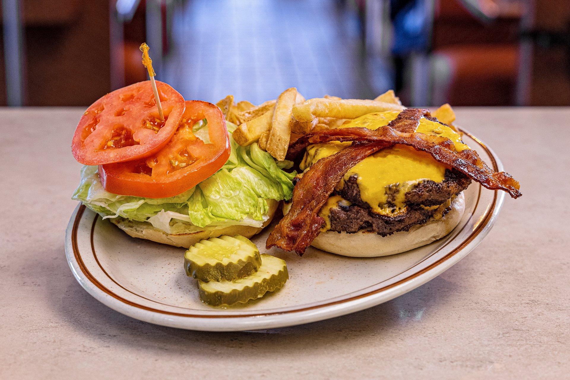 Sky Burger Mania Restaurant : Sky High Burger Tower a Burger maker