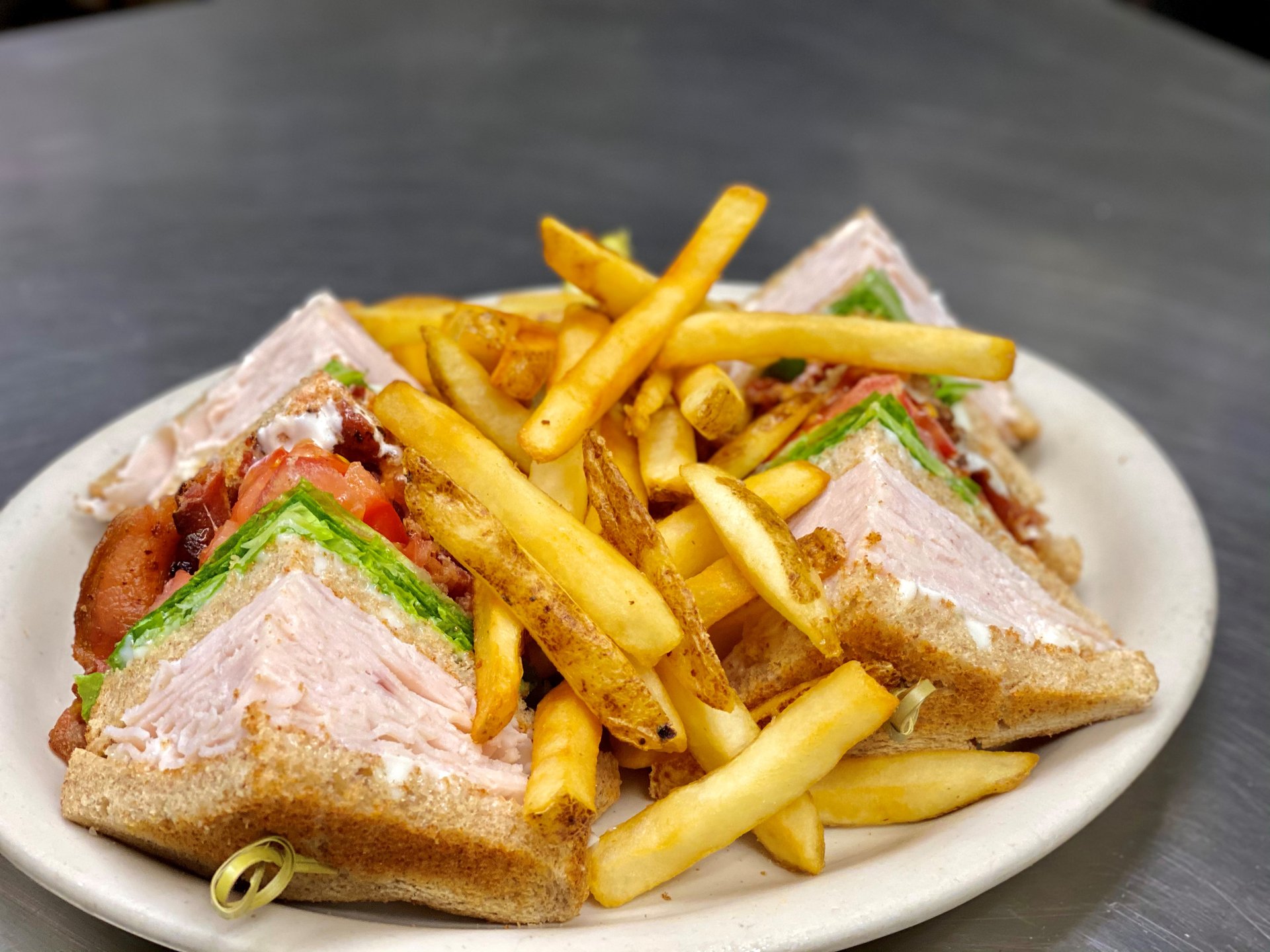 who makes the best club sandwich near me