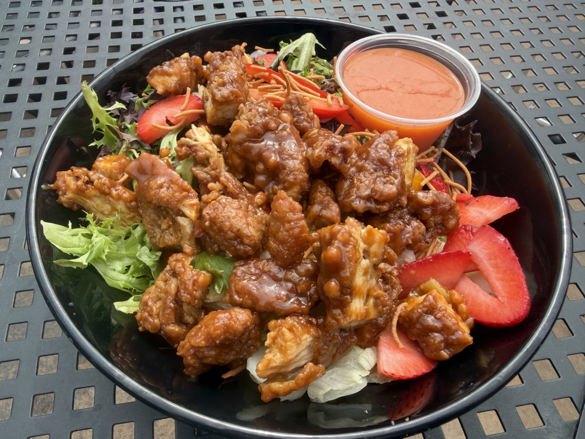 Chicken Velvet - Winking Lizard Tavern