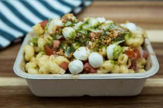 Caprese Mac Summer Mac Cheese Macarollin