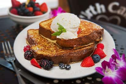 French Toast Breakfast Urth Caffe Coffee Shop