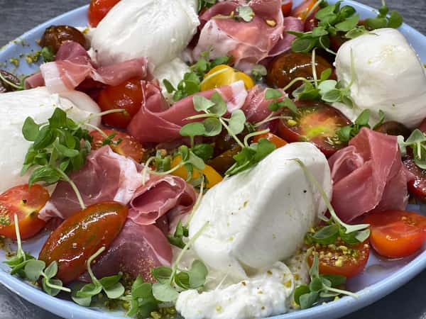 Buratta con Prosciutto