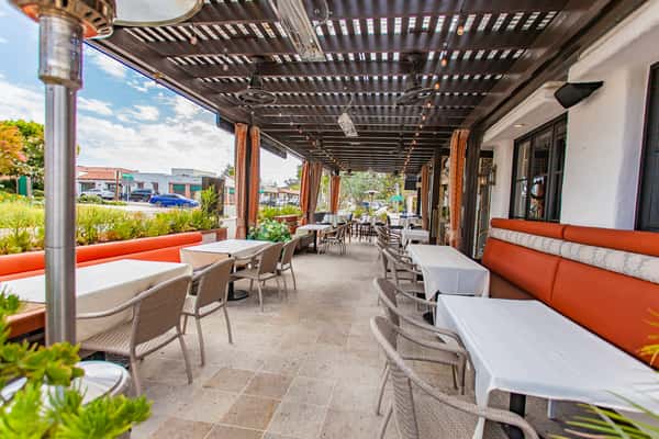 Nick n Gs Patio2