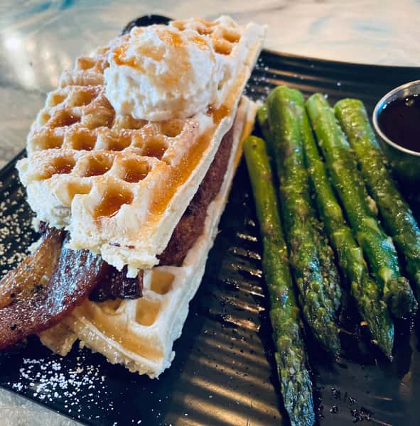 CHICKEN N' WAFFLES