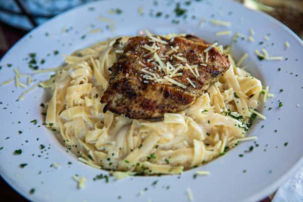 Family Feast: Chicken Fettuccine + Caesar Salad + Garlic Cheese Bread (Take-Out Only)