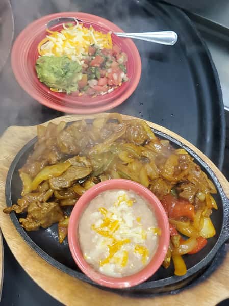 STEAK FAJITA TOSTADA