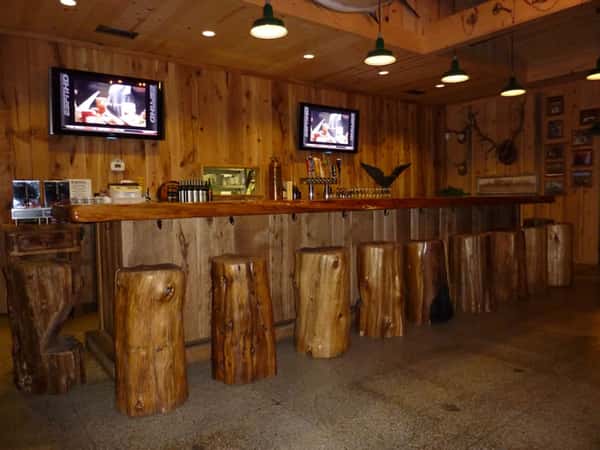 bar
