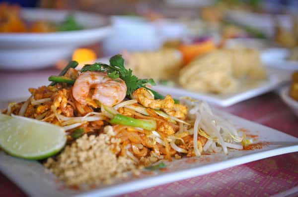 L1. Pad Thai + 1 Egg Roll