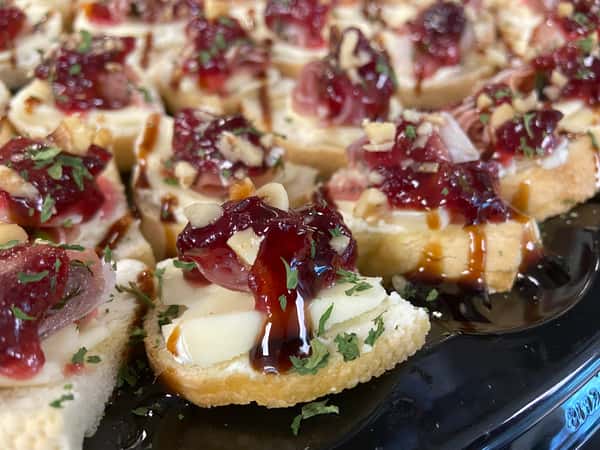 cran brie crostini