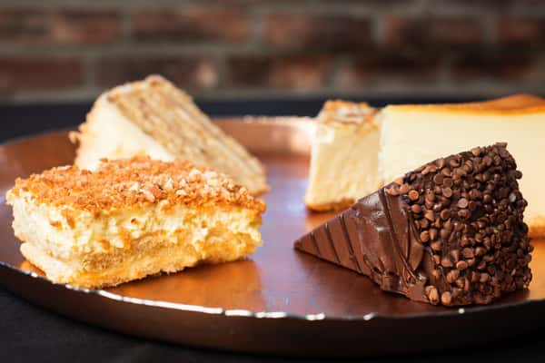 Dessert Tray ( 8 Assorted Slices)
