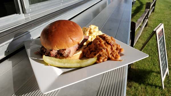 Pulled pork sandwich
