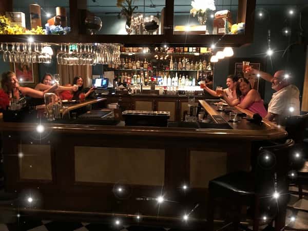bar cheers