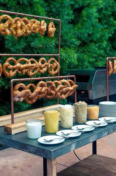 wedding pretzel