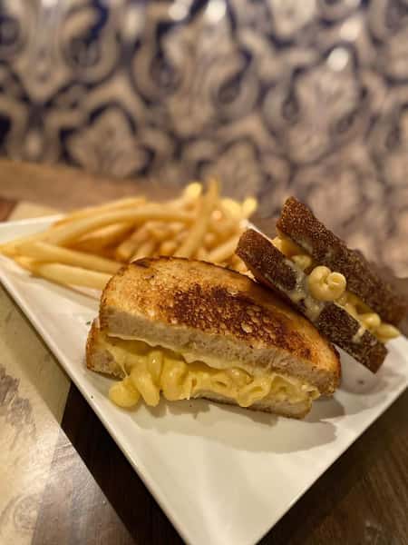 Mac & Cheese Stuffed Grilled Cheese