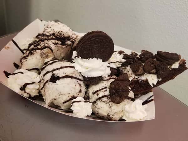 Oreo Lover's Extreme Sundae